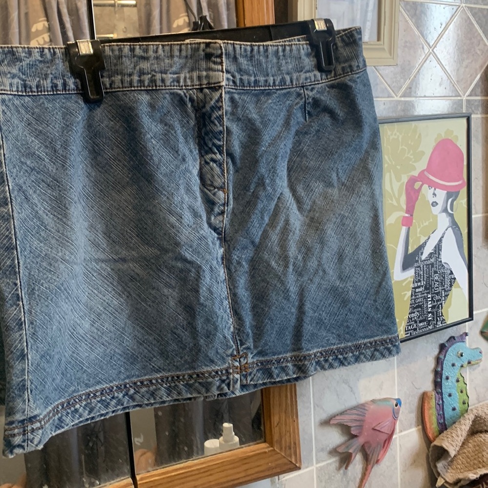 Guess skirt